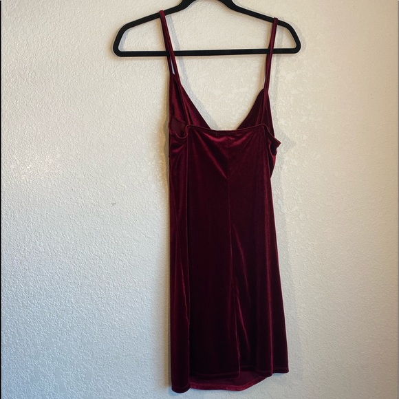Red wine colored dress - Picture 2 of 4